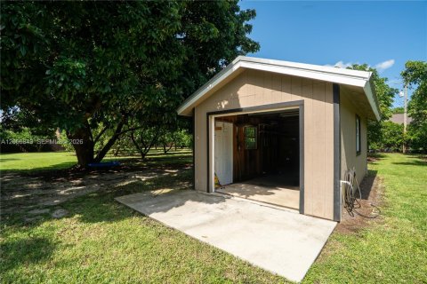 Villa ou maison à vendre à Homestead, Floride: 3 chambres, 187.11 m2 № 2307031 - photo 29