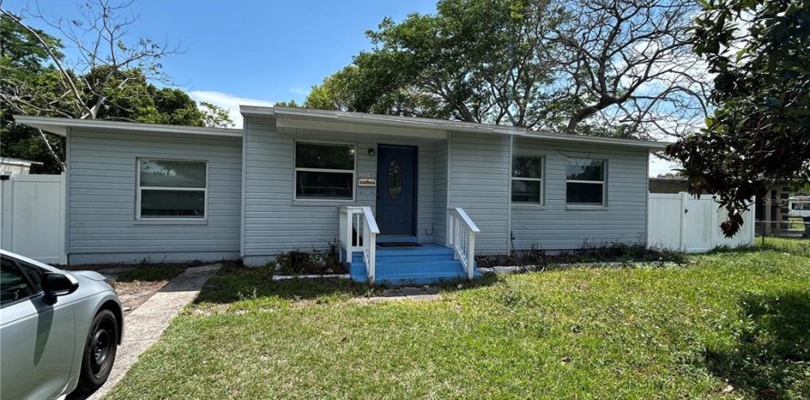 House in Orlando, Florida 3 bedrooms, 107.58 sq.m. № 1628351