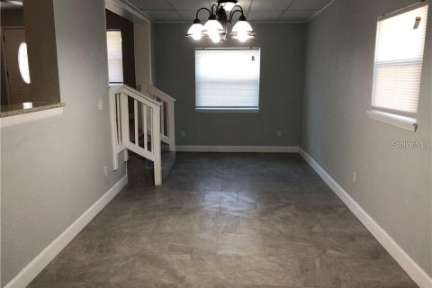 House in Orlando, Florida 3 bedrooms, 107.58 sq.m. № 1628351 - photo 14
