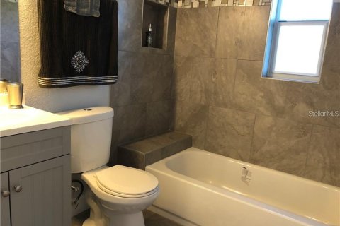 House in Orlando, Florida 3 bedrooms, 107.58 sq.m. № 1628351 - photo 22