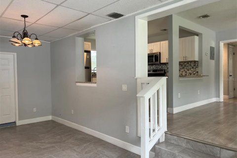 House in Orlando, Florida 3 bedrooms, 107.58 sq.m. № 1628351 - photo 13