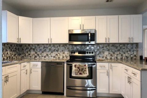 House in Orlando, Florida 3 bedrooms, 107.58 sq.m. № 1628351 - photo 10