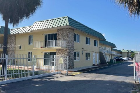 Condominio en alquiler en Miami Gardens, Florida, 1 dormitorio, 67.82 m2 № 2054506 - foto 15