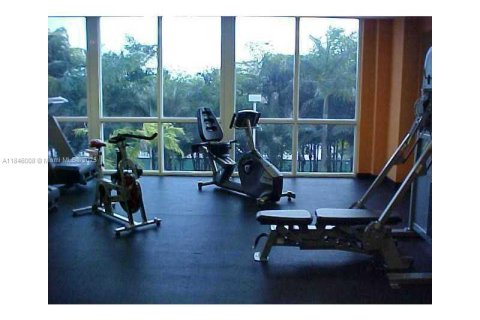 Condo in Miami, Florida, 1 bedroom  № 1888853 - photo 10