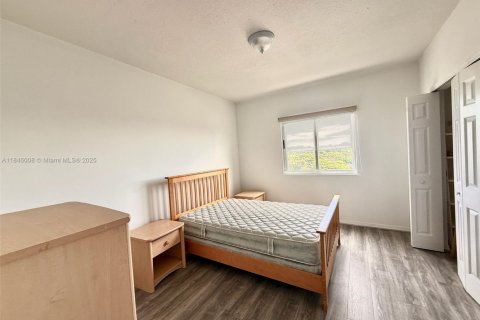 Condo in Miami, Florida, 1 bedroom  № 1888853 - photo 6