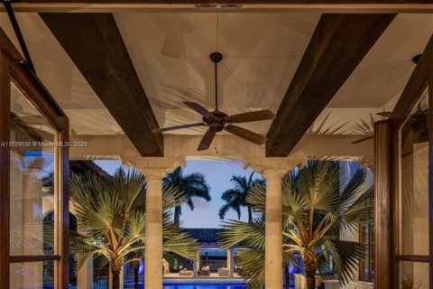 House in Miami Beach, Florida 21 bedroom, 3287.35 sq.m. № 1703212 - photo 17