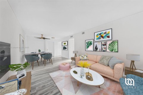 Apartamento en alquiler en Miami Beach, Florida, 1 dormitorio, 57.13 m2 № 1932797 - foto 1