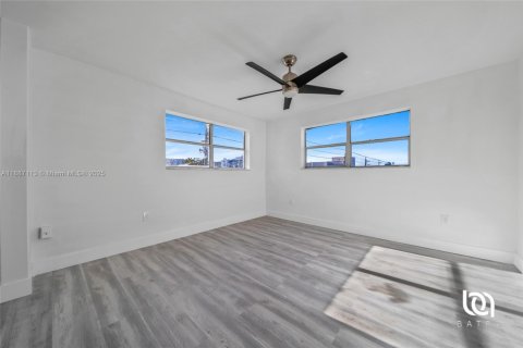 Apartamento en alquiler en Miami Beach, Florida, 1 dormitorio, 57.13 m2 № 1932797 - foto 6