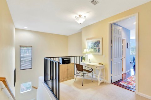 Townhouse in Palm Beach Gardens, Florida 3 bedrooms, 158.86 sq.m. № 1031605 - photo 1