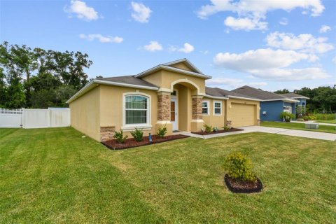 Villa ou maison à louer à Lakeland, Floride: 3 chambres, 159.98 m2 № 1904180 - photo 1