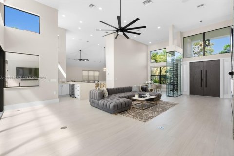 House in Lighthouse Point, Florida 4 bedrooms, 312.06 sq.m. № 2407747 - photo 21