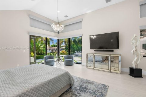 House in Lighthouse Point, Florida 4 bedrooms, 312.06 sq.m. № 2407747 - photo 10