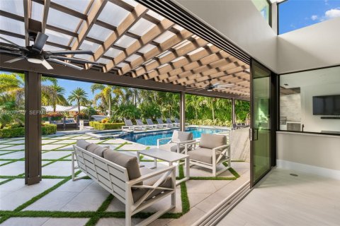 House in Lighthouse Point, Florida 4 bedrooms, 312.06 sq.m. № 2407747 - photo 29