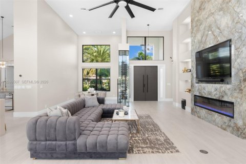 House in Lighthouse Point, Florida 4 bedrooms, 312.06 sq.m. № 2407747 - photo 9