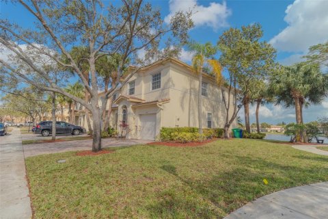 Touwnhouse à vendre à Miramar, Floride: 4 chambres, 168.62 m2 № 1985438 - photo 6