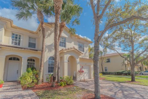Touwnhouse à vendre à Miramar, Floride: 4 chambres, 168.62 m2 № 1985438 - photo 2