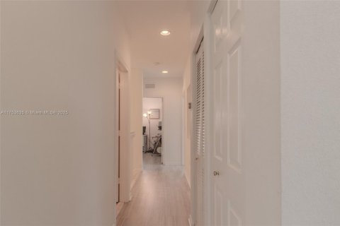 Touwnhouse à vendre à Miramar, Floride: 4 chambres, 168.62 m2 № 1985438 - photo 28