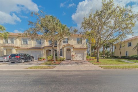 Touwnhouse à vendre à Miramar, Floride: 4 chambres, 168.62 m2 № 1985438 - photo 5