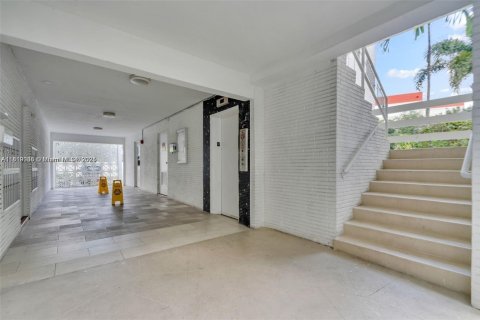 Condominio en alquiler en Miami, Florida, 2 dormitorios, 105.91 m2 № 1776313 - foto 24