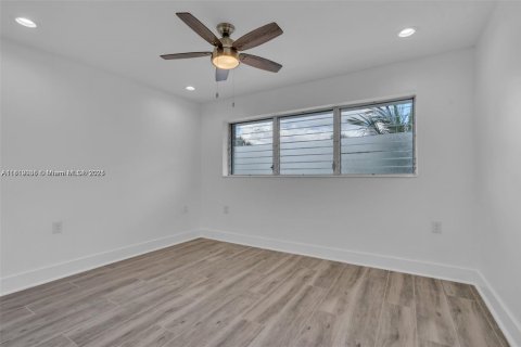 Condominio en alquiler en Miami, Florida, 2 dormitorios, 105.91 m2 № 1776313 - foto 16