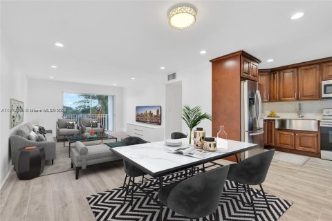 Condominio en alquiler en Miami, Florida, 2 dormitorios, 105.91 m2 № 1776313 - foto 1