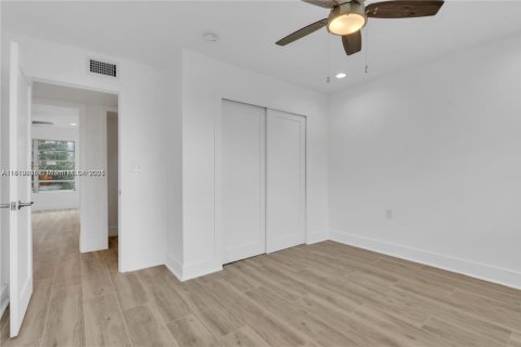 Condominio en alquiler en Miami, Florida, 2 dormitorios, 105.91 m2 № 1776313 - foto 15