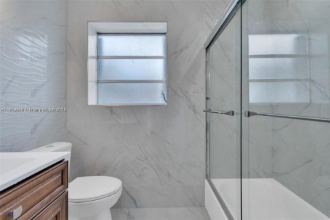 Condominio en alquiler en Miami, Florida, 2 dormitorios, 105.91 m2 № 1776313 - foto 14