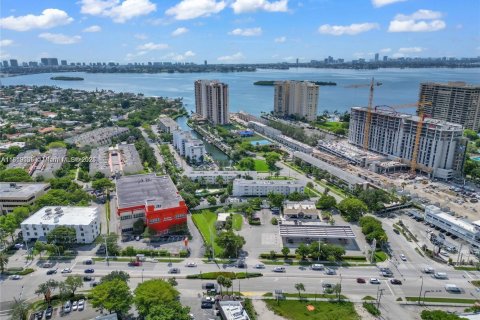 Condominio en alquiler en Miami, Florida, 2 dormitorios, 105.91 m2 № 1776313 - foto 29