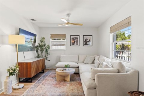 Villa ou maison à vendre à Tampa, Floride: 3 chambres, 131.74 m2 № 2420535 - photo 6