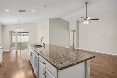 Villa ou maison à vendre à Lakeland, Floride: 4 chambres, 159.33 m2 № 2410432 - photo 4