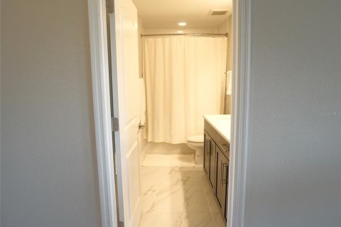 House in Tampa, Florida 5 bedrooms, 354.33 sq.m. № 1903444 - photo 25