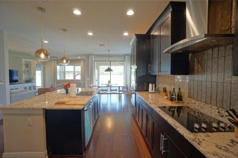 House in Tampa, Florida 5 bedrooms, 354.33 sq.m. № 1903444 - photo 10