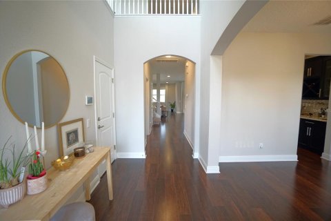 House in Tampa, Florida 5 bedrooms, 354.33 sq.m. № 1903444 - photo 5