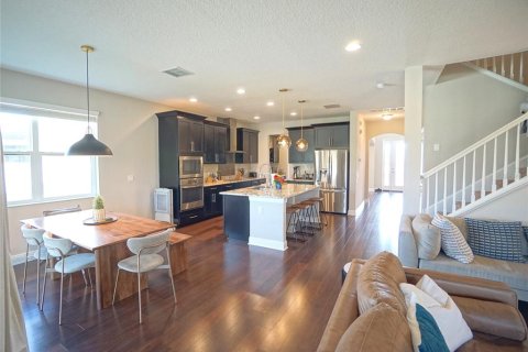 House in Tampa, Florida 5 bedrooms, 354.33 sq.m. № 1903444 - photo 7
