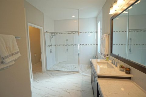 House in Tampa, Florida 5 bedrooms, 354.33 sq.m. № 1903444 - photo 15