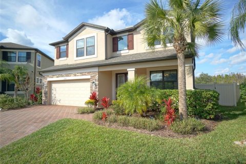 House in Tampa, Florida 5 bedrooms, 354.33 sq.m. № 1903444 - photo 2