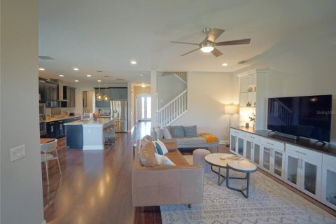 House in Tampa, Florida 5 bedrooms, 354.33 sq.m. № 1903444 - photo 12