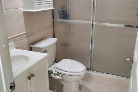 House in Miami, Florida 5 bedrooms, 282.24 sq.m. № 1948464 - photo 6