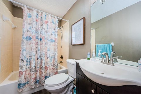 House in Riverview, Florida 3 bedrooms, 140.47 sq.m. № 1515840 - photo 25