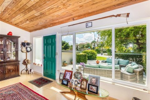 House in Lighthouse Point, Florida 4 bedrooms, 246.93 sq.m. № 1836572 - photo 6