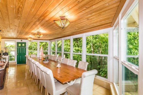 House in Lighthouse Point, Florida 4 bedrooms, 246.93 sq.m. № 1836572 - photo 11