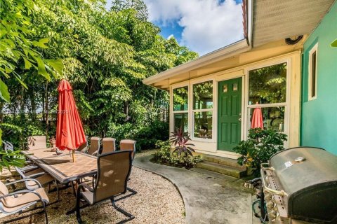 House in Lighthouse Point, Florida 4 bedrooms, 246.93 sq.m. № 1836572 - photo 25