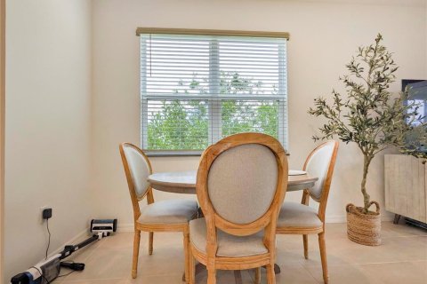 Townhouse in Sarasota, Florida 3 bedrooms, 148.36 sq.m. № 2433472 - photo 10