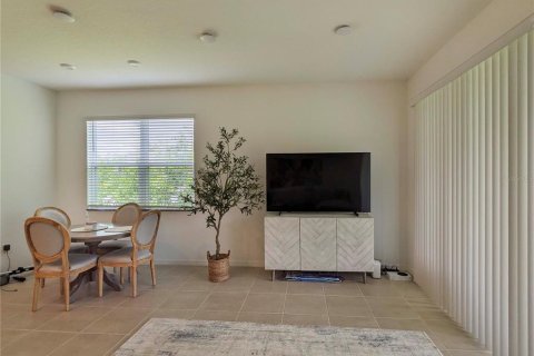Townhouse in Sarasota, Florida 3 bedrooms, 148.36 sq.m. № 2433472 - photo 9
