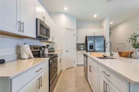 Townhouse in Sarasota, Florida 3 bedrooms, 148.36 sq.m. № 2433472 - photo 8