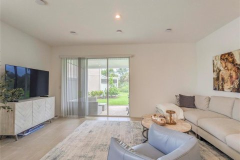 Townhouse in Sarasota, Florida 3 bedrooms, 148.36 sq.m. № 2433472 - photo 11