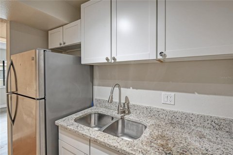 Condo in Orlando, Florida, 2 bedrooms  № 2096532 - photo 5