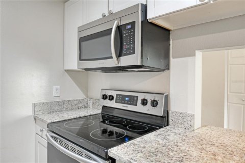Condo in Orlando, Florida, 2 bedrooms  № 2096532 - photo 4