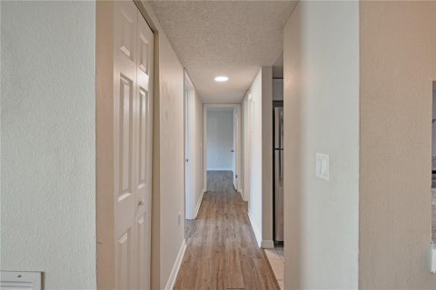 Condo in Orlando, Florida, 2 bedrooms  № 2096532 - photo 15