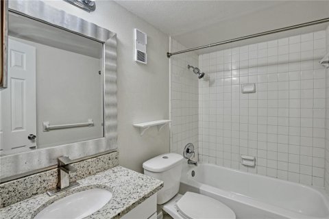 Condo in Orlando, Florida, 2 bedrooms  № 2096532 - photo 18